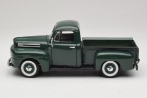 Ford F-1 Zöld Road Legends 1:18 92218 Fém – 4. kép a 8-ből
