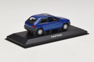 Ford Fiesta Mk4 Kék Metál Maxichamps 1:43 940085061 Fém – 2. kép a 5-ből