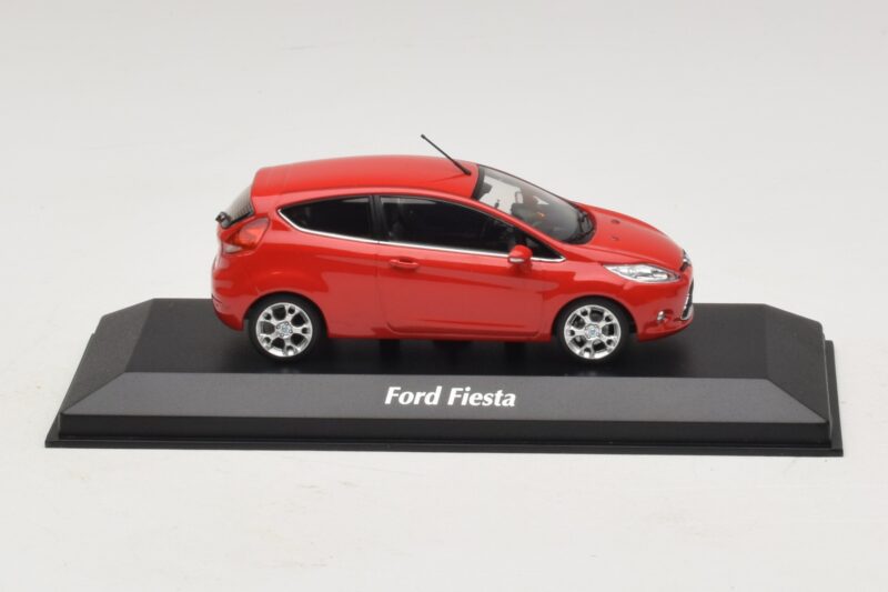 Ford Fiesta Mk7 Piros Maxichamps 1:43 940088000 Diecast