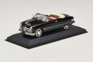 Ford FL Kabrió Fekete Minichamps 1:43 400082231 Fém – 2. kép a 5-ből