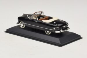 Ford FL Kabrió Fekete Minichamps 1:43 400082231 Fém – 3. kép a 5-ből