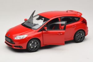 Ford Focus ST Mk2 Piros Minichamps 1:18 110082002 Fém – 2. kép a 8-ből