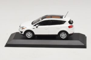 Ford Kuga Mk1 Fehér Márkakereskedői Kiadás Minichamps 1:43 KUGA002 Fém