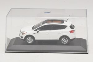 Ford Kuga Mk1 Fehér Márkakereskedői Kiadás Minichamps 1:43 KUGA002 Fém – 4. kép a 5-ből