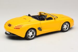 Ford Mustang Mach III Kabrió Sárga Maisto 1:18 32815 Fém – 3. kép a 8-ből