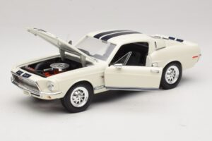 Ford Shelby GT500KR Fehér Road Legends 1:18 92168 Fém – 2. kép a 8-ből