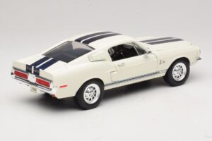 Ford Shelby GT500KR Fehér Road Legends 1:18 92168 Fém – 3. kép a 8-ből