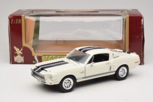 Ford Shelby GT500KR Fehér Road Legends 1:18 92168 Fém – 8. kép a 8-ből