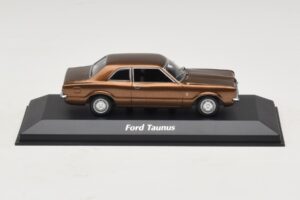 Ford Taunus TC Barna Metál Maxichamps 1:43 Ford Taunus TC Barna Metál Maxichamps 1:43 940081300 Fém