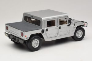 Hummer H1 Hardtop Ezüst Maisto 1:18 36857 Fém – 3. kép a 8-ből