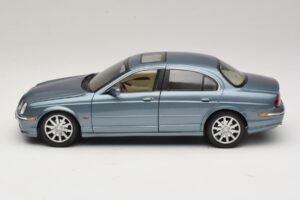 Jaguar S-Type X200 Kék Maisto 1:18 31865 Fém – 4. kép a 8-ből