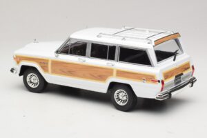 Jeep Grand Wagoneer Fehér KK-Scale 1:18 KKDC181111 Fém – 5. kép a 6-ből