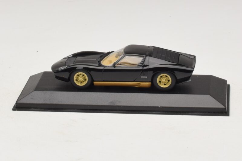 Lamborghini Miura P400 Fekete Minichamps 1:43 Lamborghini Miura P400 Fekete Minichamps 1:43 430103004 Fém