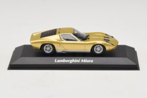 Lamborghini Miura P400 Arany Maxichamps 1:43 940103002 Diecast