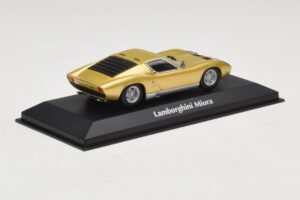 Lamborghini Miura P400 Arany Maxichamps 1:43 940103002 Diecast – 2. kép a 5-ből