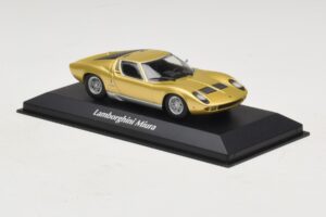 Lamborghini Miura P400 Arany Maxichamps 1:43 940103002 Diecast – 3. kép a 5-ből