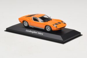Lamborghini Miura P400 Narancssárga Maxichamps 1:43 940103001 Diecast – 3. kép a 5-ből