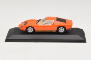 Lamborghini Miura P400 Narancssárga Minichamps 1:43 Lamborghini Miura P400 Narancssárga Minichamps 1:43 430103002 Fém