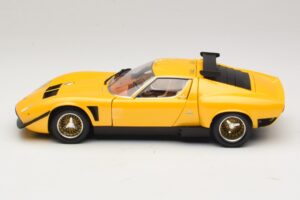 Lamborghini Miura SVR Sárga & Fekete Kyosho 1:18 08319GY Fém – 4. kép a 8-ből