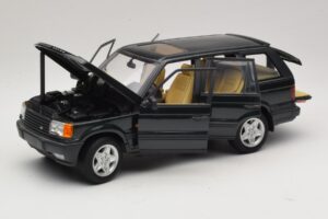 Land Rover Range Rover P38A 4.6 HSE Zöld Metál AUTOart 1:18 70010 Fém – 2. kép a 8-ből
