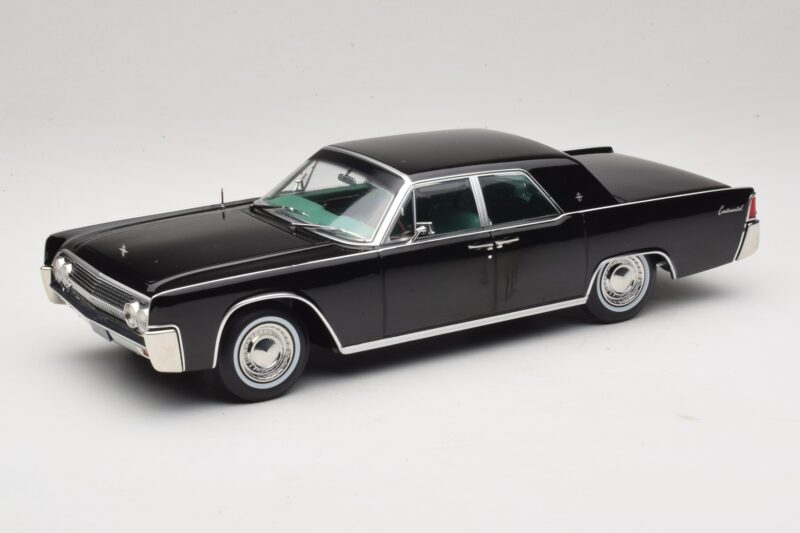 Lincoln Continental Fekete KK-Scale 1:18 KKDC181483 Fém