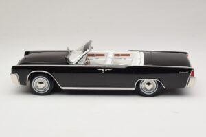 Lincoln Continental Convertible Fekete Bad Boys KK-Scale 1:18 KKDC181521 Fém – 4. kép a 7-ből