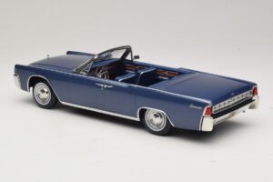 Lincoln Continental Convertible Kék Metál The Lincoln Lawyer KK-Scale 1:18 KKDC181522 Fém – 6. kép a 7-ből