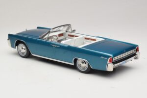 Lincoln Continental Convertible Türkiz Metál KK-Scale 1:18 KKDC181524 Fém – 6. kép a 7-ből