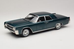 Lincoln Continental Sötétzöld Metál Matrix Reloaded & Revolutions KK-Scale 1:18 KKDC181481 Fém