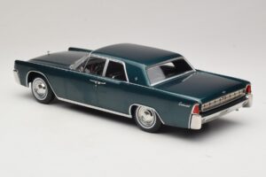 Lincoln Continental Sötétzöld Metál Matrix Reloaded & Revolutions KK-Scale 1:18 KKDC181481 Fém – 5. kép a 6-ből