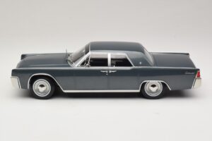 Lincoln Continental Szürke Metál Marnie KK-Scale 1:18 KKDC181482 Fém – 3. kép a 6-ből
