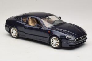 Maserati 3200 GT Kék Bburago 1:18 3371-P1 Fém – 6. kép a 8-ből
