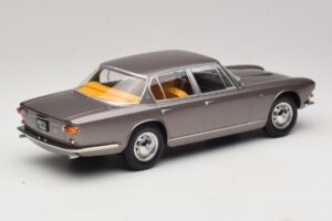 Maserati Quattroporte I Szürke Metál KK-Scale 1:18 KKDC181511 Fém – 2. kép a 6-ből