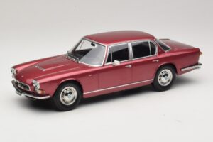 Maserati Quattroporte I Piros Metál KK-Scale 1:18 KKDC181512 Fém
