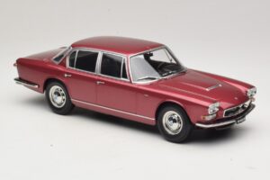 Maserati Quattroporte I Piros Metál KK-Scale 1:18 KKDC181512 Fém – 4. kép a 6-ből