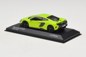 McLaren 675LT Napier Green Minichamps 1:43 537154422 Diecast – 3. kép a 5-ből