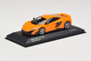 McLaren 675LT Narancssárga Minichamps 1:43 537154421 Diecast – 2. kép a 5-ből
