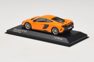McLaren 675LT Narancssárga Minichamps 1:43 537154421 Diecast – 3. kép a 5-ből