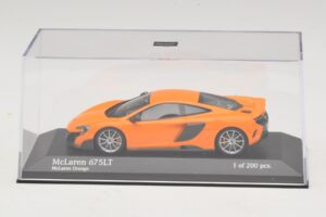 McLaren 675LT Narancssárga Minichamps 1:43 537154421 Diecast – 4. kép a 5-ből