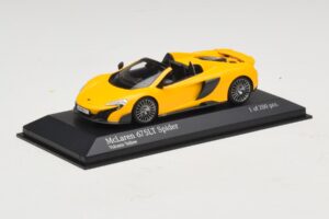 McLaren 675LT Spider Volcano Yellow Minichamps 1:43 537154430 Diecast – 2. kép a 5-ből