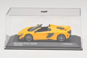 McLaren 675LT Spider Volcano Yellow Minichamps 1:43 537154430 Diecast – 4. kép a 5-ből