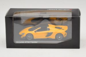 McLaren 675LT Spider Volcano Yellow Minichamps 1:43 537154430 Diecast – 5. kép a 5-ből