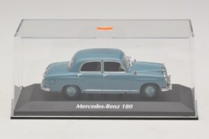 Mercedes 180 W120 Kék Maxichamps 1:43 940033102 Fém – 4. kép a 5-ből