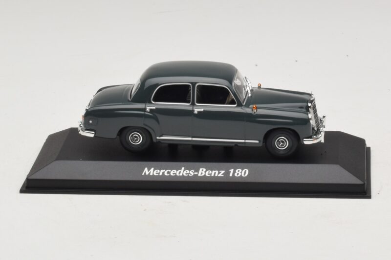 Mercedes 180 W120 Szürke Maxichamps 1:43 Mercedes 180 W120 Szürke Maxichamps 1:43 940033100 Fém