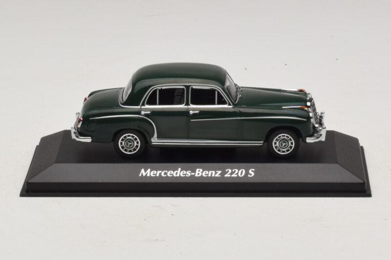 Mercedes 220 S W180 Sötétzöld Maxichamps 1:43 Mercedes 220 S W180 Sötétzöld Maxichamps 1:43 940033001 Diecast