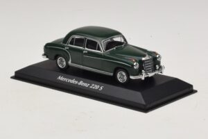 Mercedes 220 S W180 Sötétzöld Maxichamps 1:43 940033001 Diecast – 3. kép a 5-ből