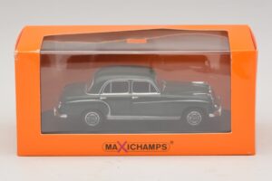 Mercedes 220 S W180 Sötétzöld Maxichamps 1:43 940033001 Diecast – 5. kép a 5-ből