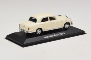 Mercedes 220 S W180 Fehér Maxichamps 1:43 940033000 Diecast – 2. kép a 5-ből