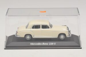 Mercedes 220 S W180 Fehér Maxichamps 1:43 940033000 Diecast – 4. kép a 5-ből