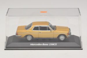 Mercedes 230 CE C123 Arany Metál Maxichamps 1:43 940032220 Diecast – 4. kép a 5-ből